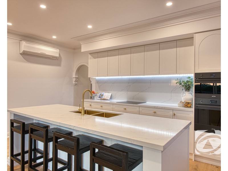 90 Quarry Hills Drive, Berwick VIC 3806