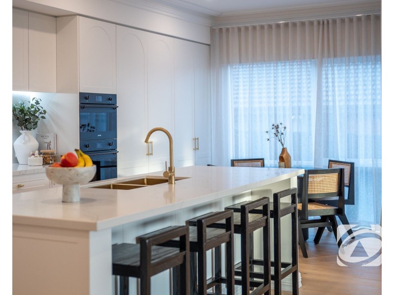 90 Quarry Hills Drive, Berwick VIC 3806