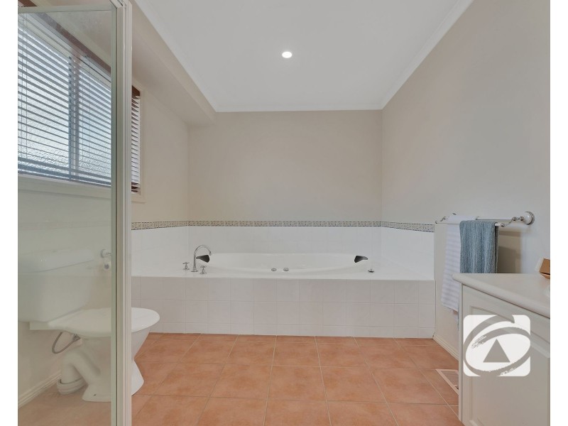 10 Pinnata Place, Narre Warren VIC 3805