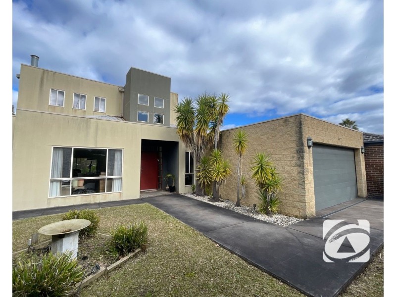 33 Cunneen Crescent, Berwick VIC 3806