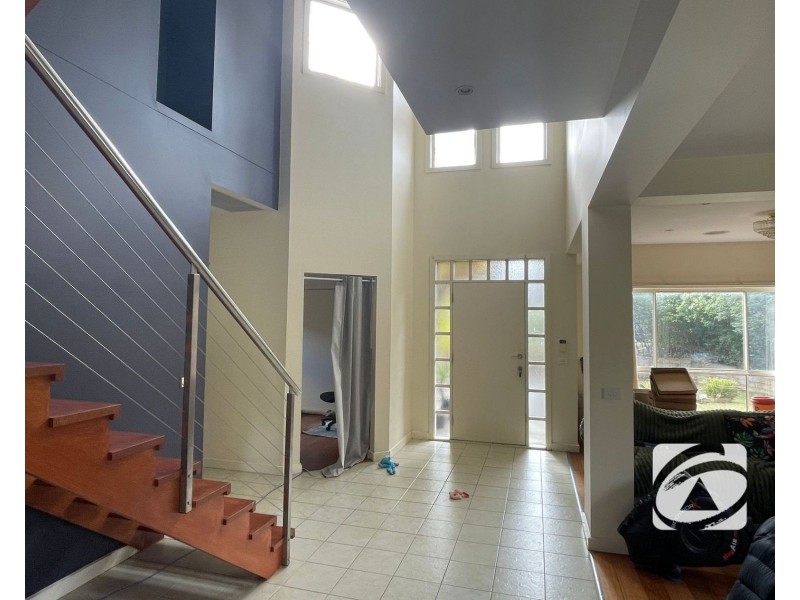 33 Cunneen Crescent, Berwick VIC 3806