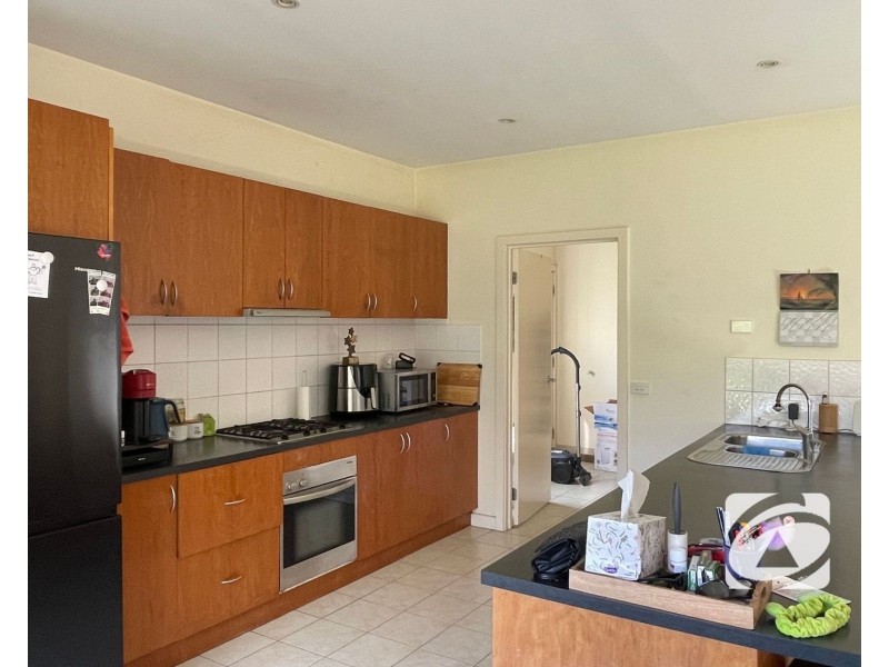 33 Cunneen Crescent, Berwick VIC 3806