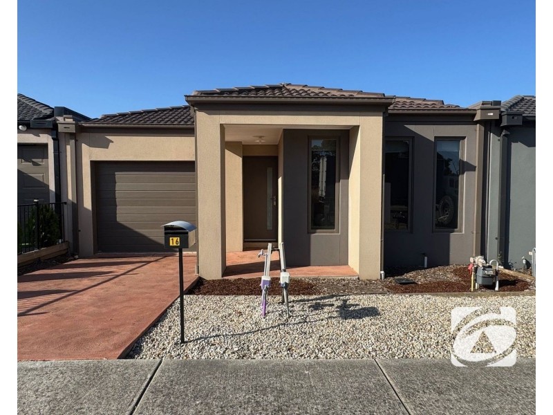 16 Godfrey Avenue, Cranbourne East VIC 3977