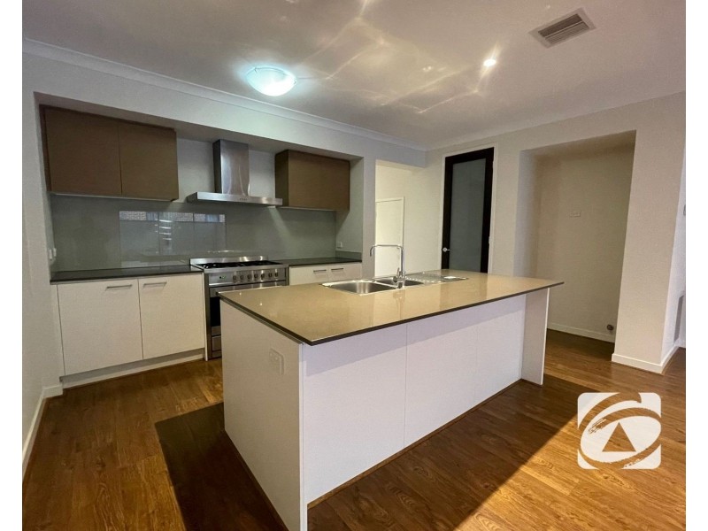 37 Bellario Circuit, Clyde North VIC 3978