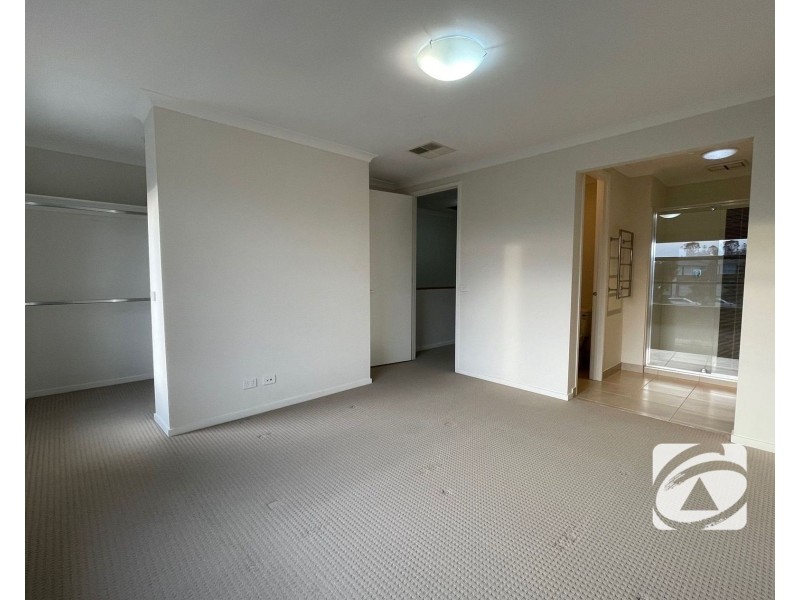 37 Bellario Circuit, Clyde North VIC 3978