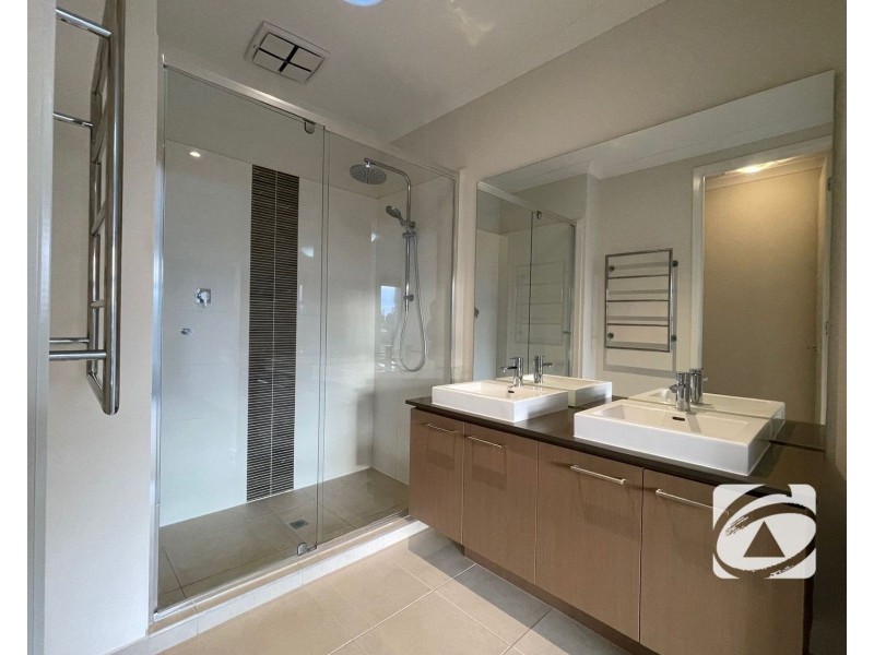 37 Bellario Circuit, Clyde North VIC 3978