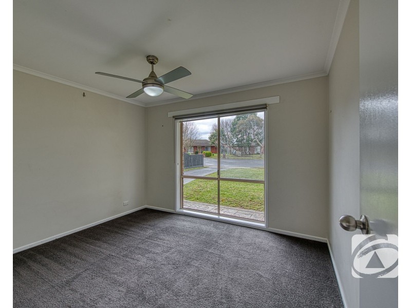 2 Topaz Place, Narre Warren VIC 3805