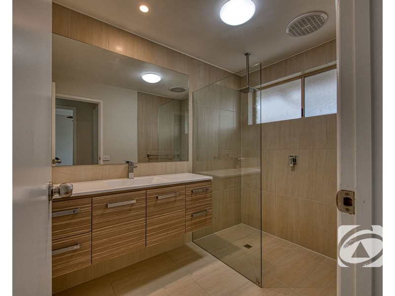 2 Topaz Place, Narre Warren VIC 3805