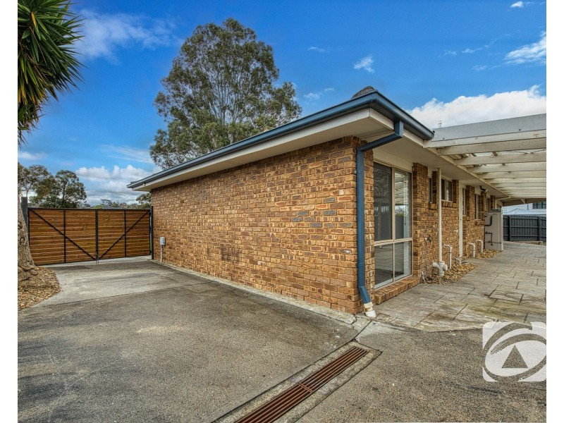2 Topaz Place, Narre Warren VIC 3805