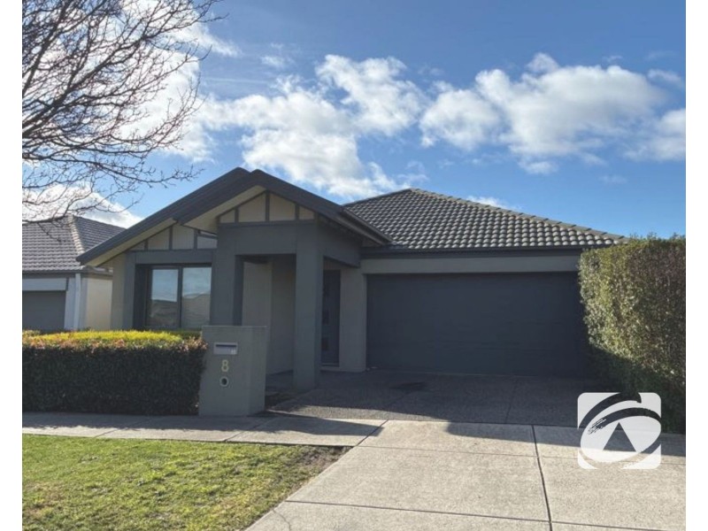 8 Lindeman Street, Berwick VIC 3806