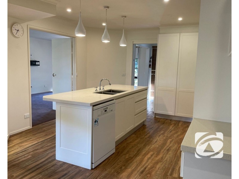 1 Tingle Close, Narre Warren VIC 3805