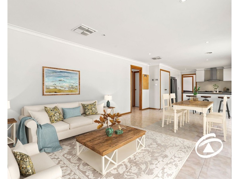 4 Hillsmeade Drive, Narre Warren South VIC 3805