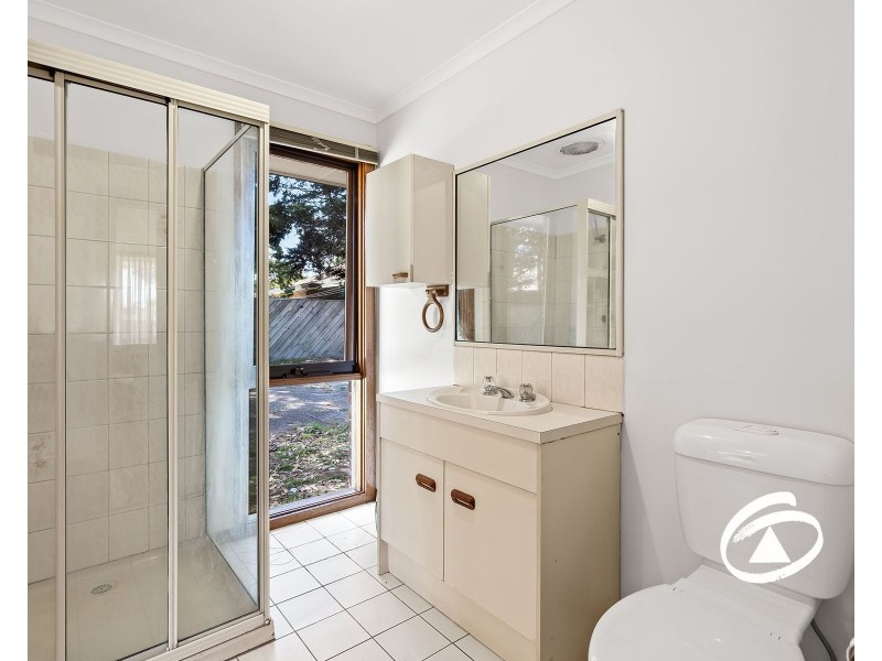 4 Hillsmeade Drive, Narre Warren South VIC 3805