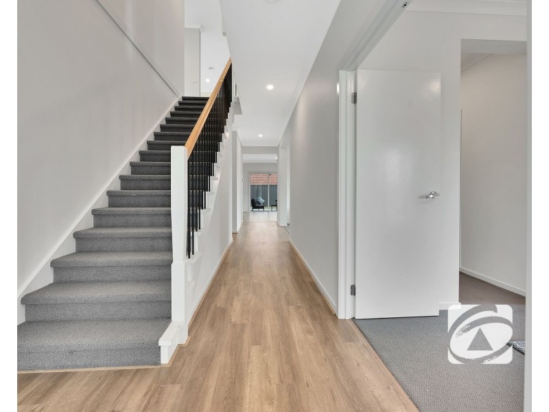 20 Dalhalla Circuit, Clyde North VIC 3978