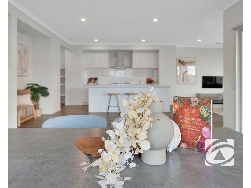 20 Dalhalla Circuit, Clyde North VIC 3978