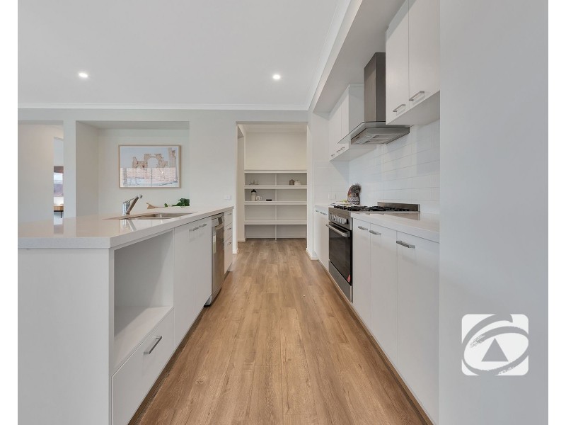 20 Dalhalla Circuit, Clyde North VIC 3978