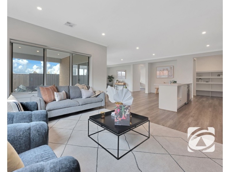 20 Dalhalla Circuit, Clyde North VIC 3978