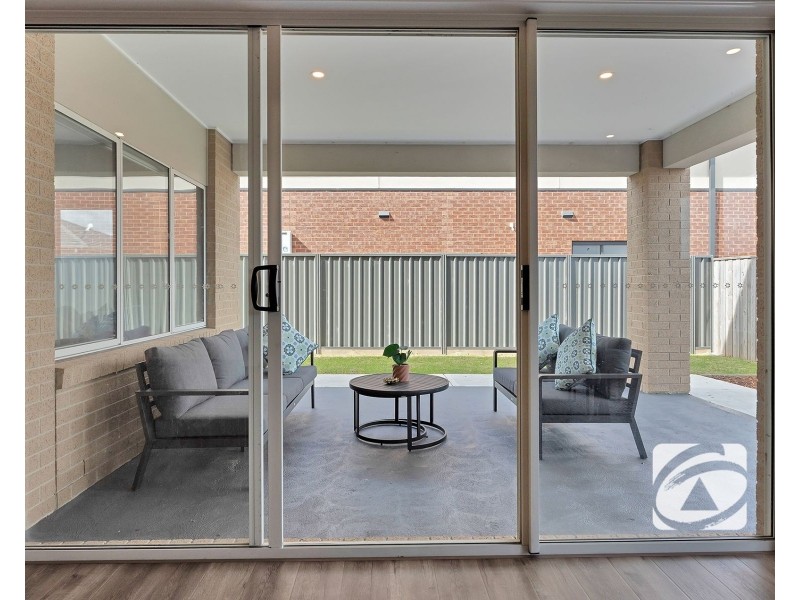 20 Dalhalla Circuit, Clyde North VIC 3978