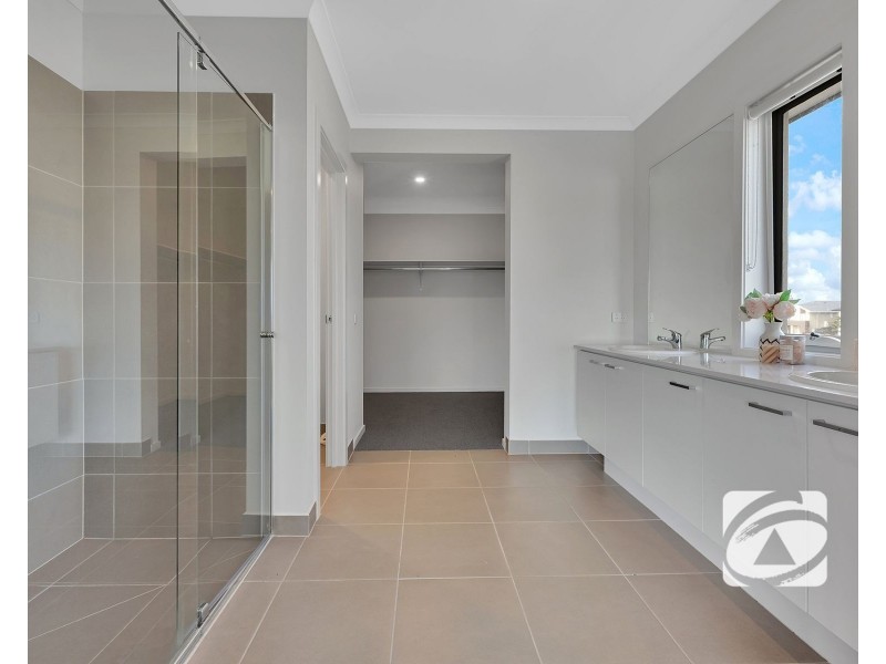 20 Dalhalla Circuit, Clyde North VIC 3978