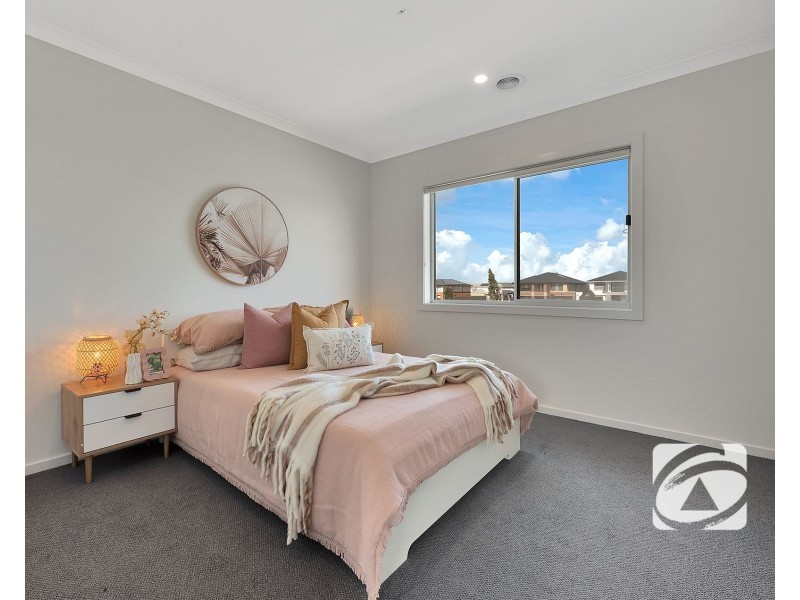 20 Dalhalla Circuit, Clyde North VIC 3978