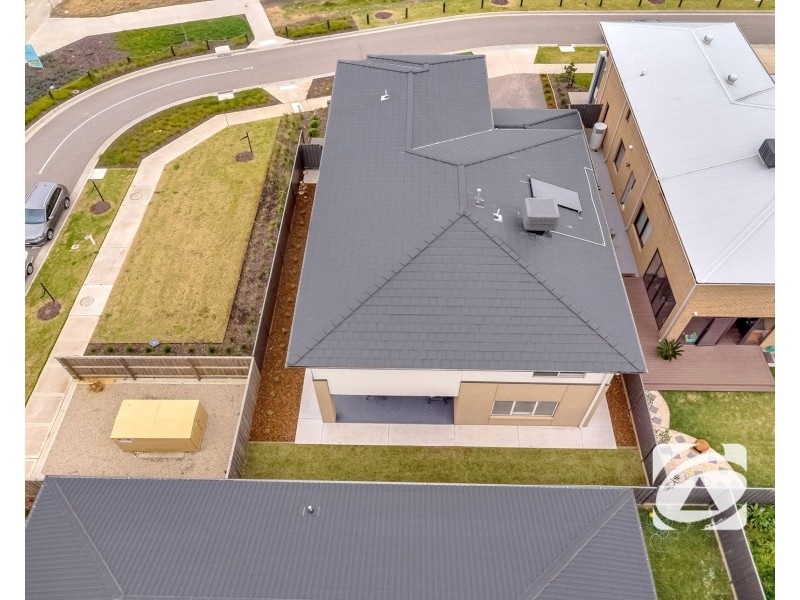 20 Dalhalla Circuit, Clyde North VIC 3978