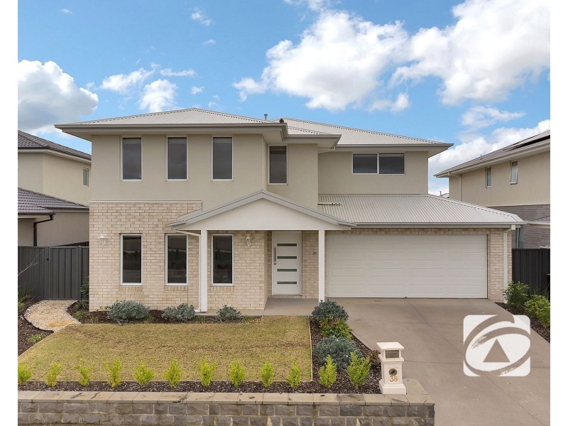 38 Carnelian Circuit, Clyde North VIC 3978