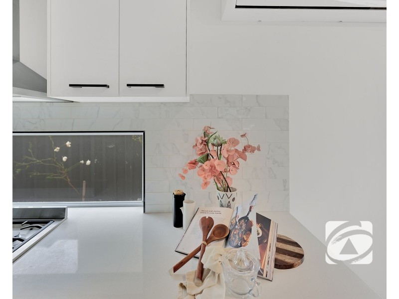 38 Carnelian Circuit, Clyde North VIC 3978