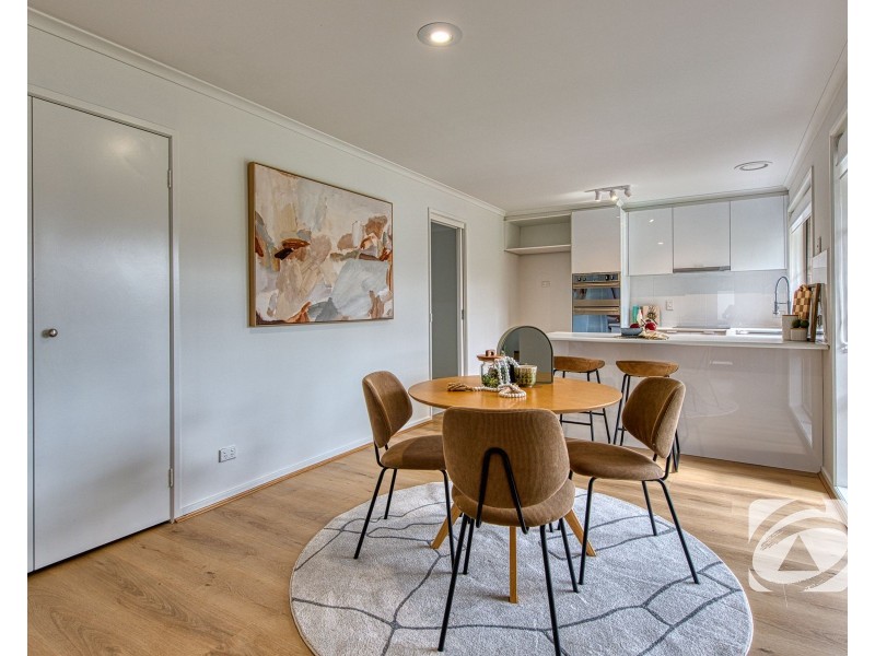 1/42 Strathavan Drive, Berwick VIC 3806
