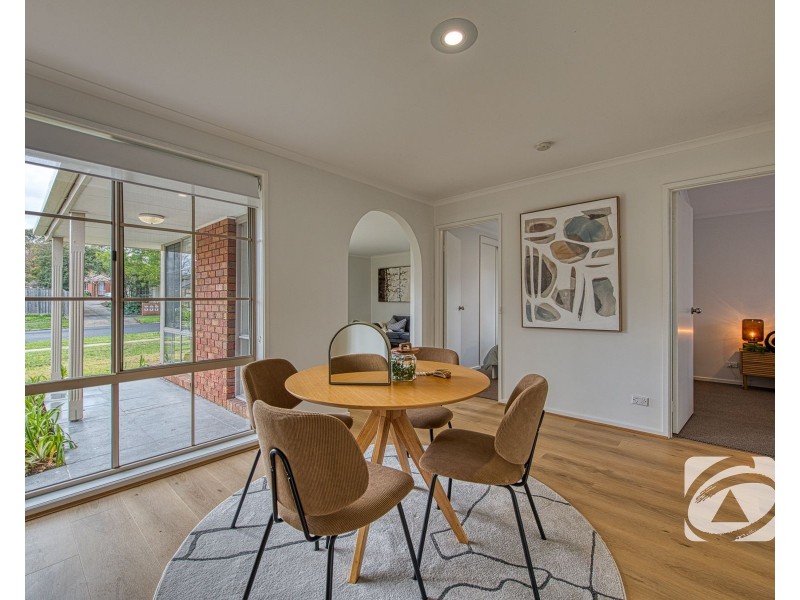 1/42 Strathavan Drive, Berwick VIC 3806
