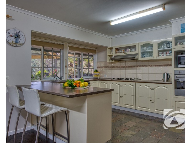 12 Halcyon Way, Narre Warren South VIC 3805