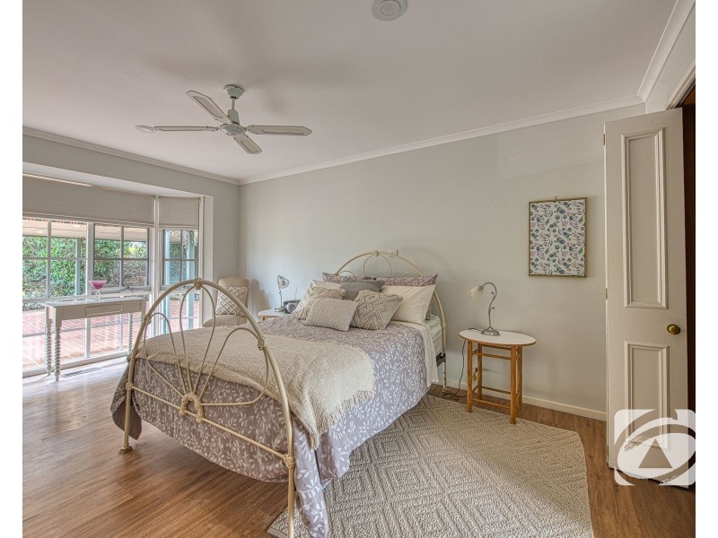 12 Halcyon Way, Narre Warren South VIC 3805