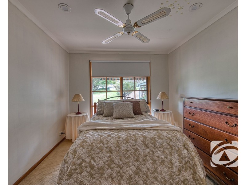 12 Halcyon Way, Narre Warren South VIC 3805