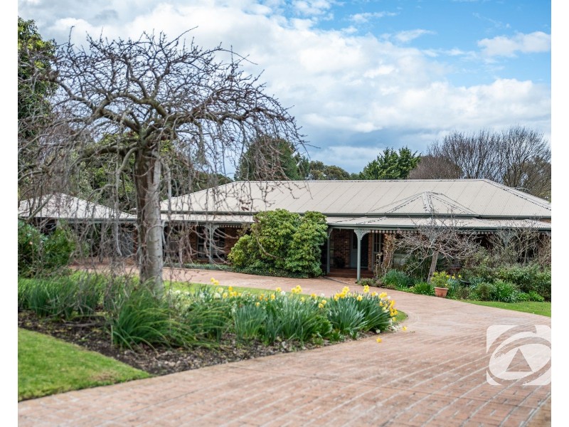 12 Halcyon Way, Narre Warren South VIC 3805