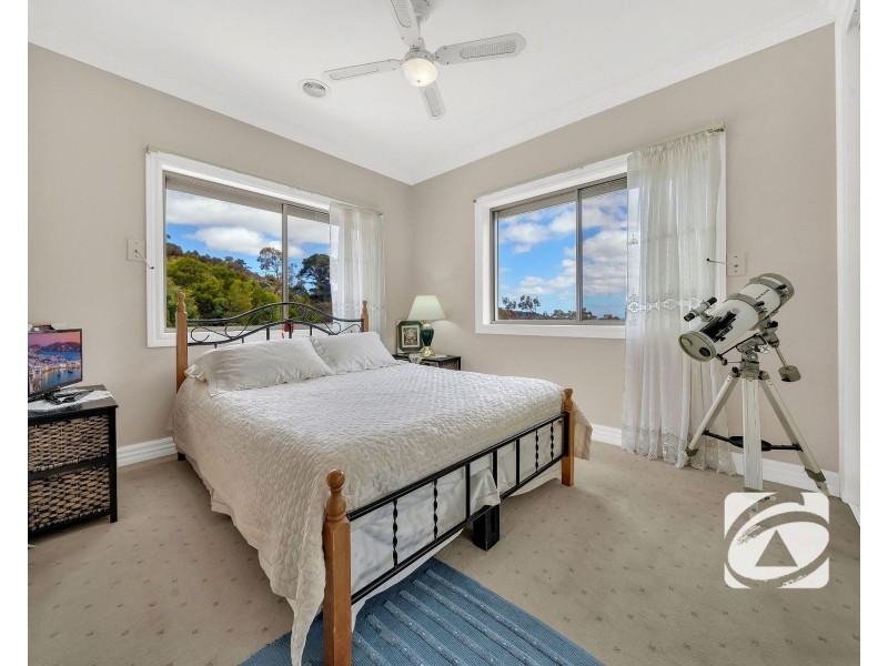 56 Quamby Avenue, Guys Hill VIC 3807