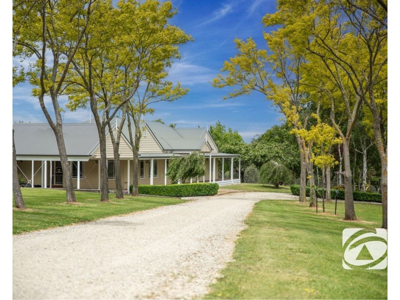 30 Sanders Road, Garfield North VIC 3814