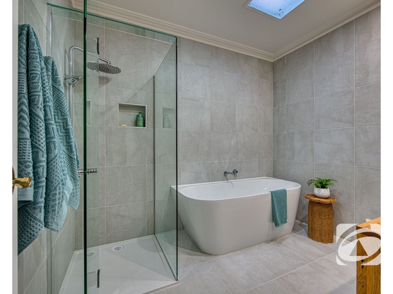 30 Sanders Road, Garfield North VIC 3814