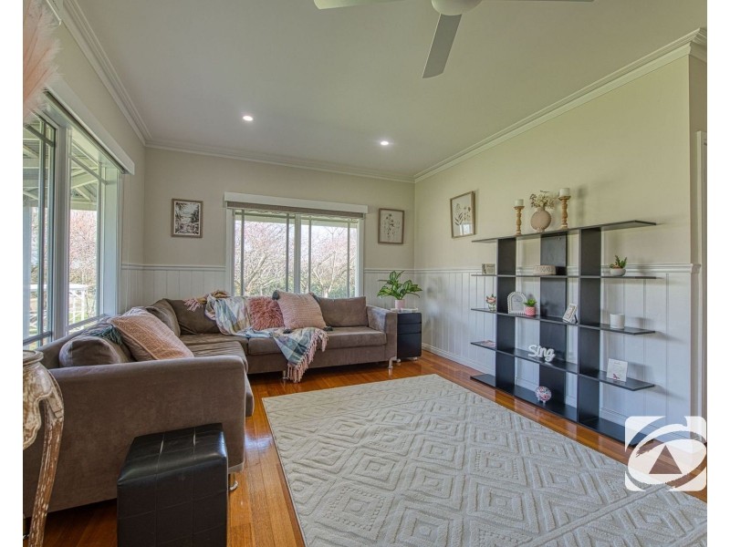 30 Sanders Road, Garfield North VIC 3814