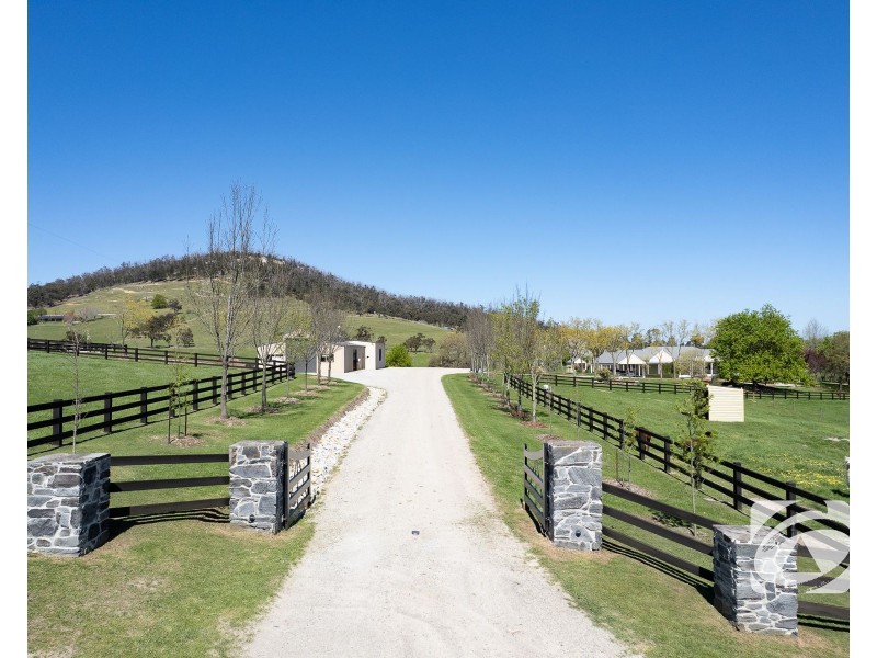 30 Sanders Road, Garfield North VIC 3814