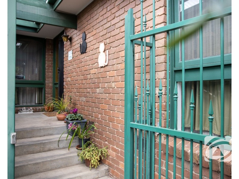 65 Chartwell Drive, Wantirna VIC 3152