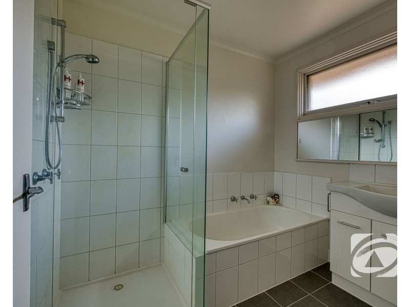 65 Chartwell Drive, Wantirna VIC 3152