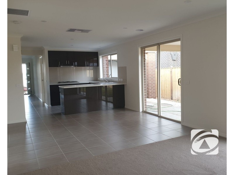 70 Swindale Way, Clyde North VIC 3978