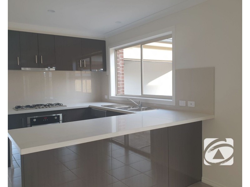 70 Swindale Way, Clyde North VIC 3978