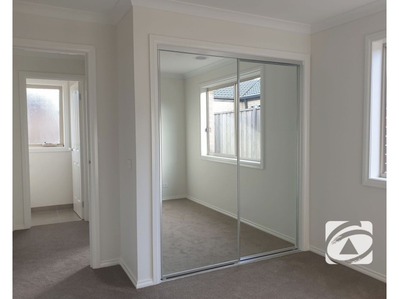 70 Swindale Way, Clyde North VIC 3978