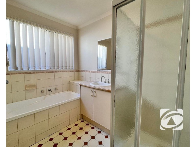 18 Hancock Drive, Berwick VIC 3806