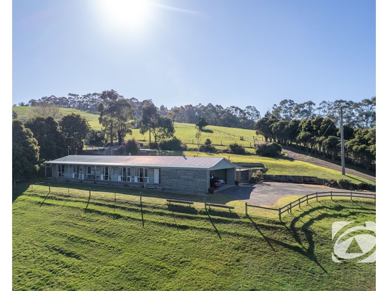 65 Mount Shamrock Road, Pakenham VIC 3810