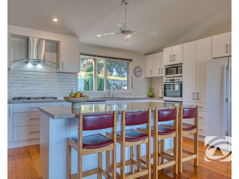 65 Mount Shamrock Road, Pakenham VIC 3810