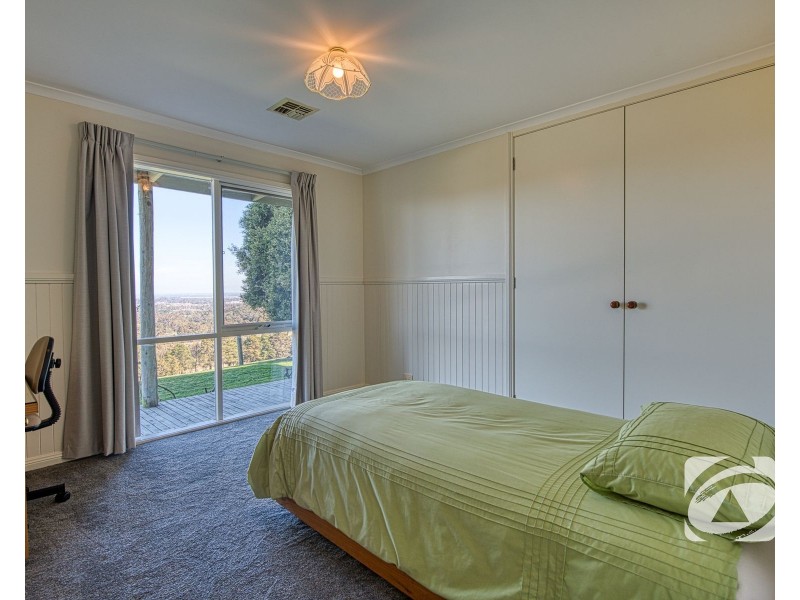 65 Mount Shamrock Road, Pakenham VIC 3810