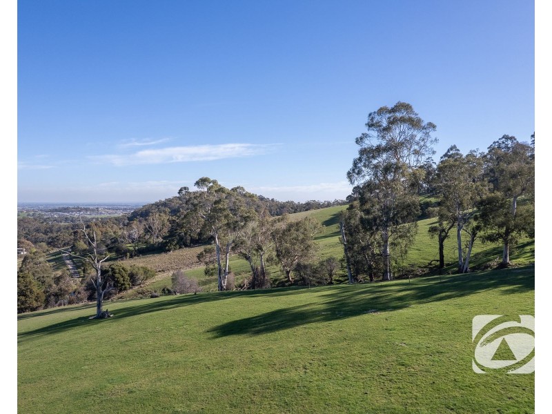 65 Mount Shamrock Road, Pakenham VIC 3810