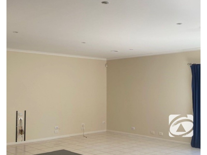 17 Canterbury Close, Narre Warren VIC 3805