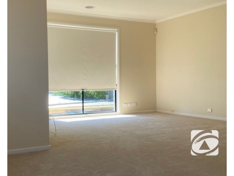 17 Canterbury Close, Narre Warren VIC 3805